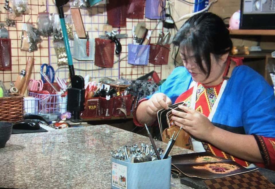 Golden Leather Carving Studio Leye 외부 사진